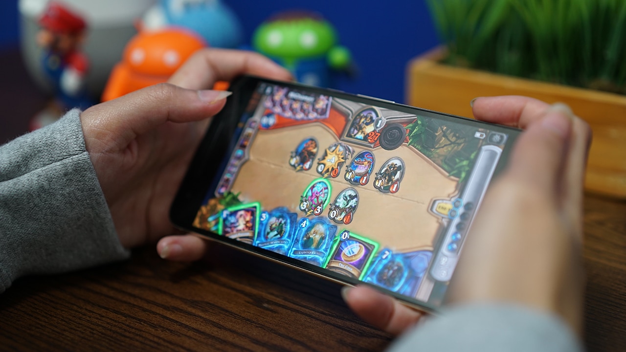 Online Mobile Entertainment